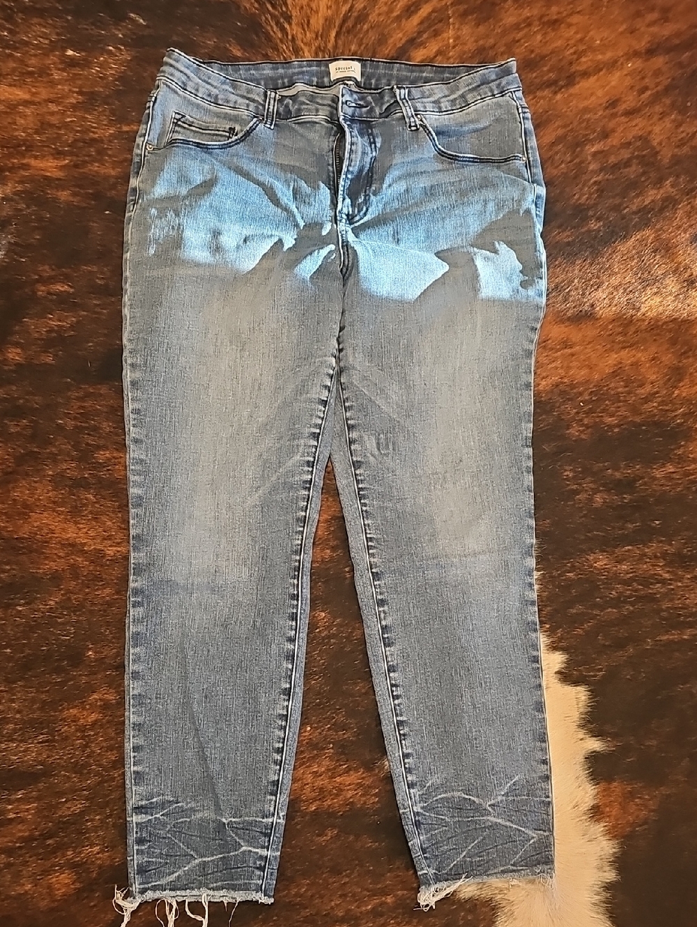 Women's Light Blue Skinny Jeans with Frayed Hem